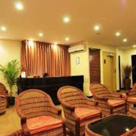 Baani Hotel Malé Esterno foto