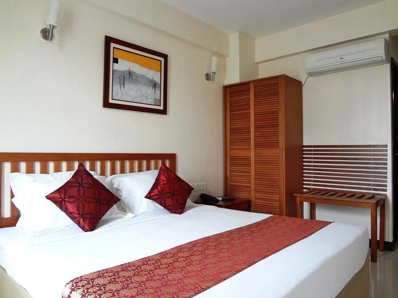 Baani Hotel Malé Esterno foto
