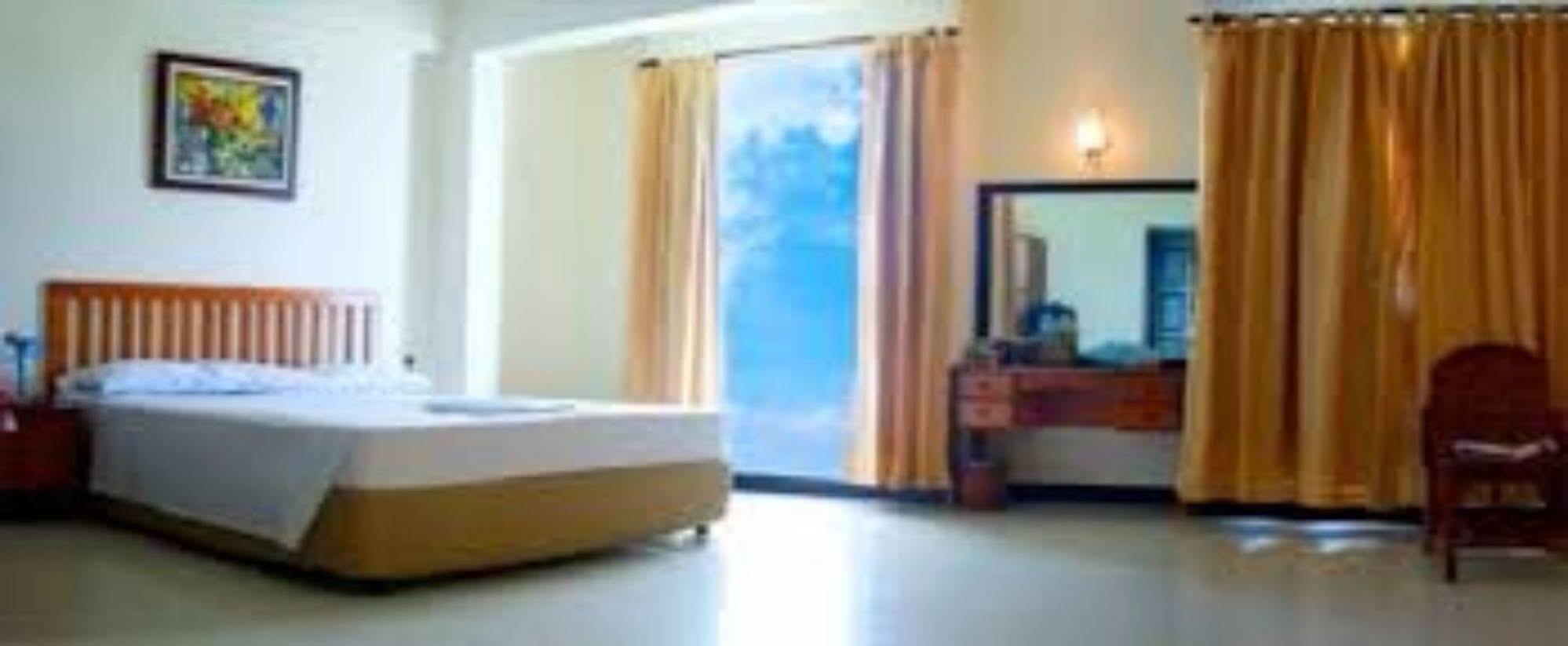 Baani Hotel Malé Esterno foto
